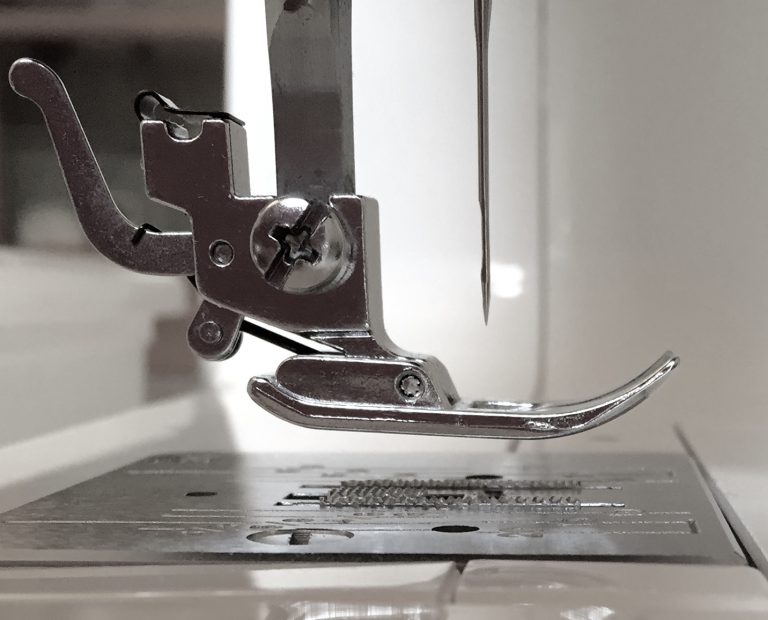 UNDERSTANDING THREAD TENSION ON YOUR SEWING MACHINE – Sew School